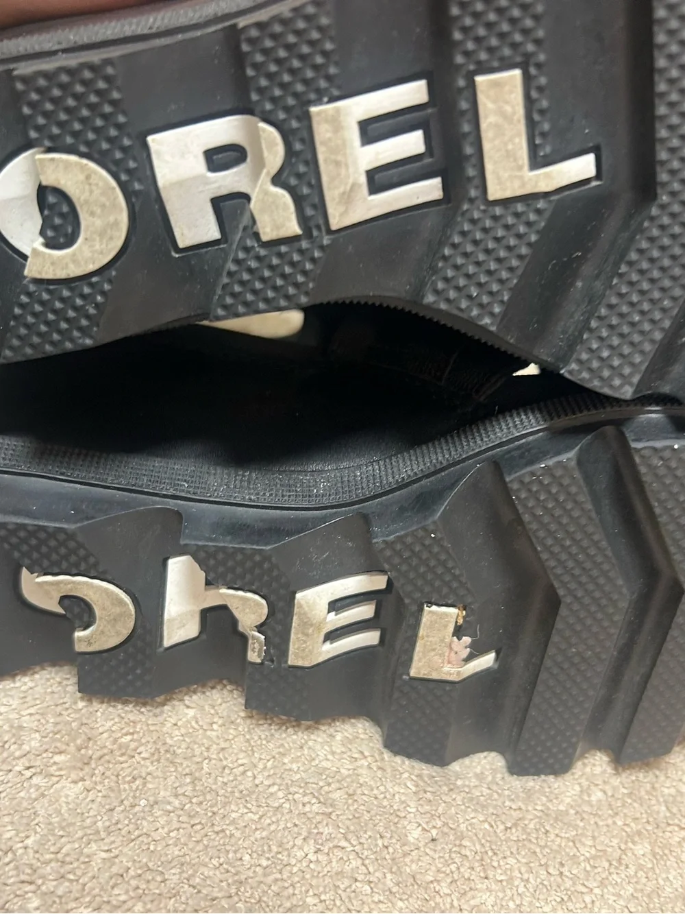 SOREL JOANIE II Strappy wedge sandals. Size 6. EUC Elastic crisscross straps zip